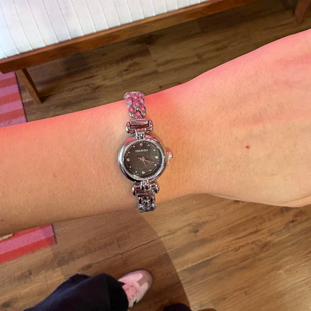 Round Dial Oval Band Bracelet Watch