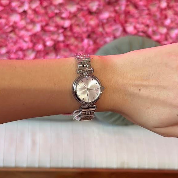 Wide 5-Link Metallic Band Round Watch